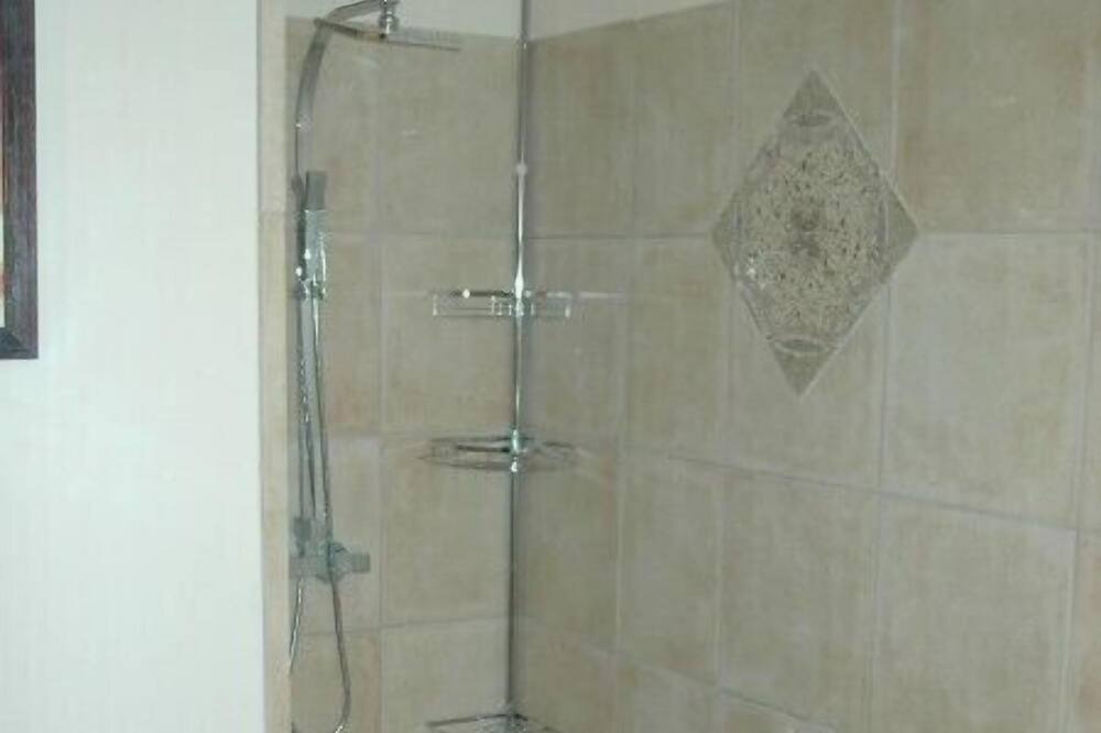 Photo of Bathroom in Saint-Genies-de-Fontedit