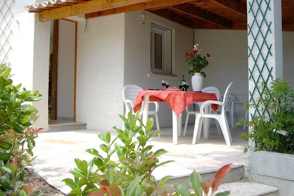 Photo of Patio Balcony in Saint-Genies-de-Fontedit