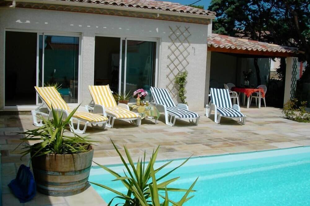 Photo of Patio Balcony in Saint-Genies-de-Fontedit