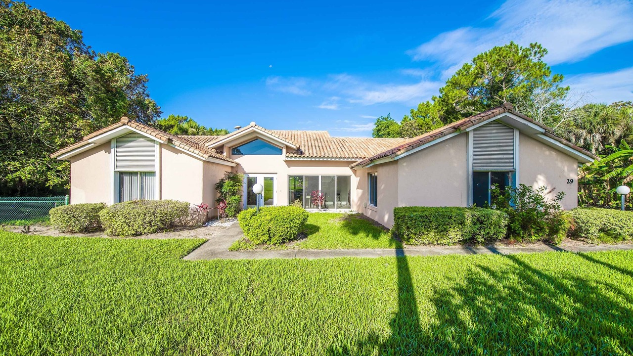Photo of Outdoor in Groveland