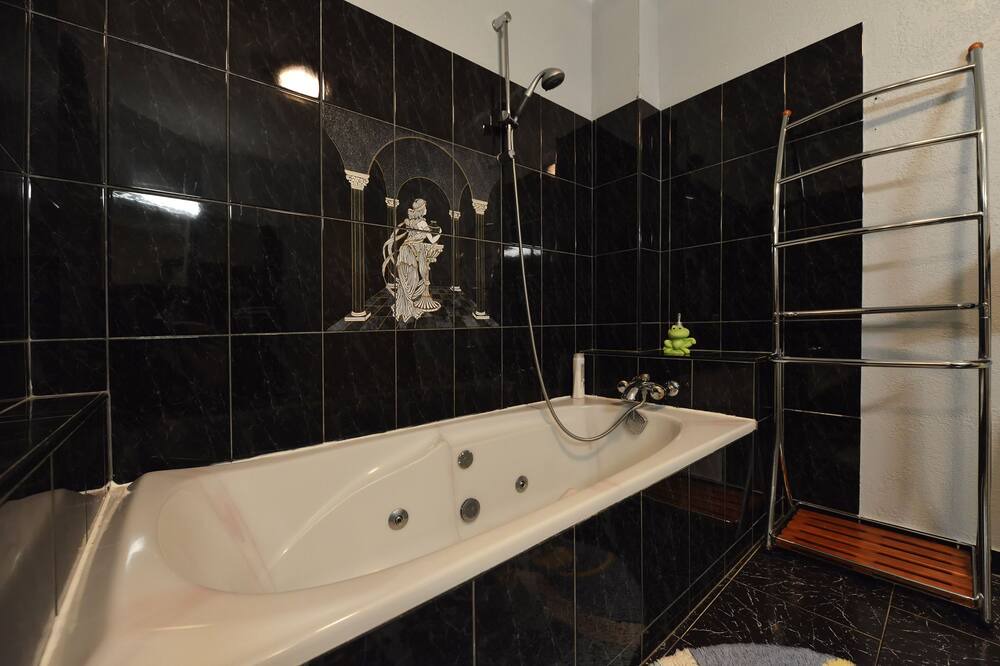 Photo of Bathroom in Molieres-sur-Ceze
