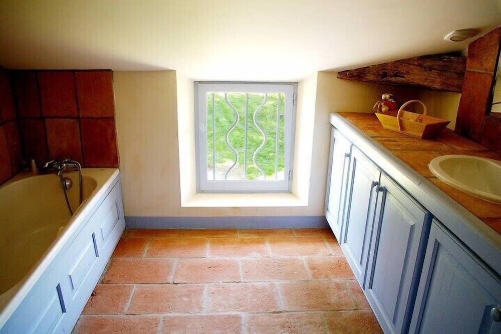Photo of Kitchen in Mirabel