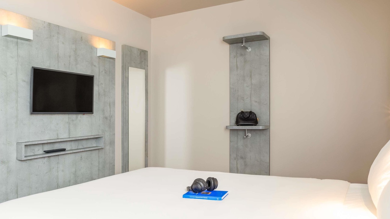 Photo of Bedroom in Gonesse