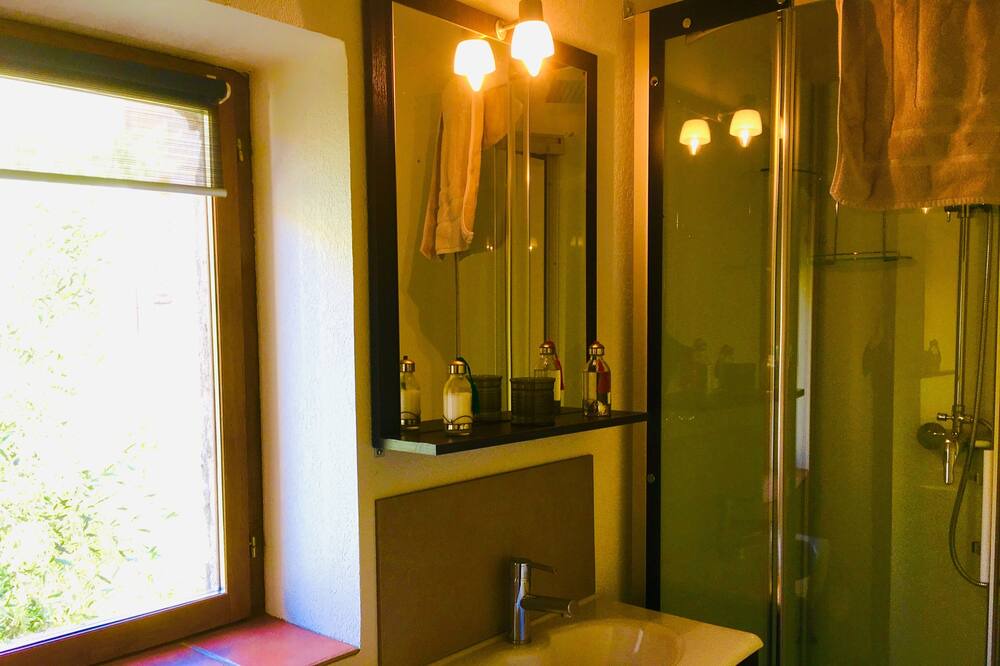 Photo of Bathroom in Torreilles