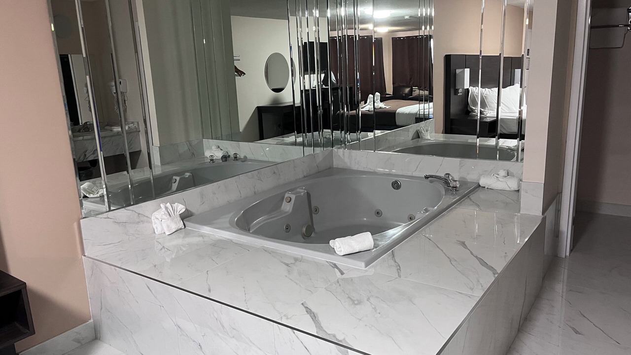 Photo of Bedroom in Fallsview