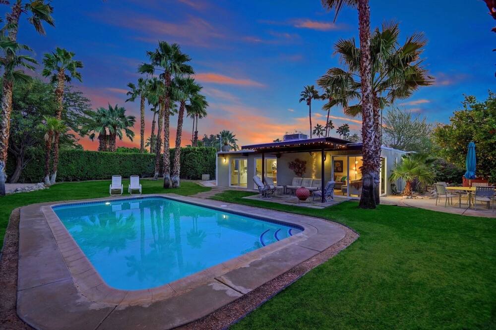 Photo of Outdoor in Racquet Club Estates