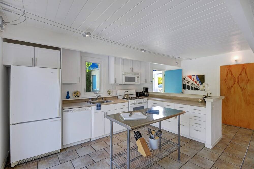 Photo of Kitchen in Racquet Club Estates