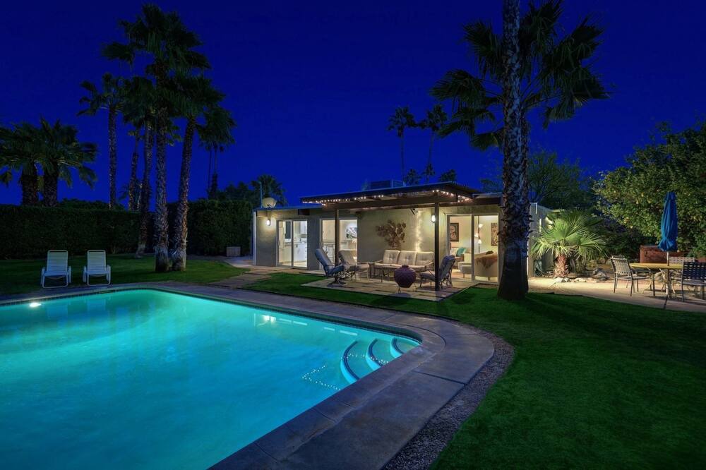 Photo of Outdoor in Racquet Club Estates