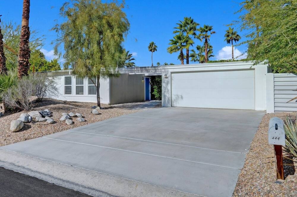 Photo of Outdoor in Racquet Club Estates