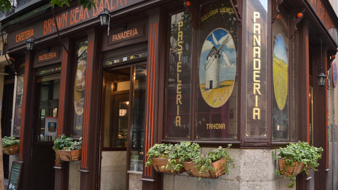 Photo of Others in Literary Quarter