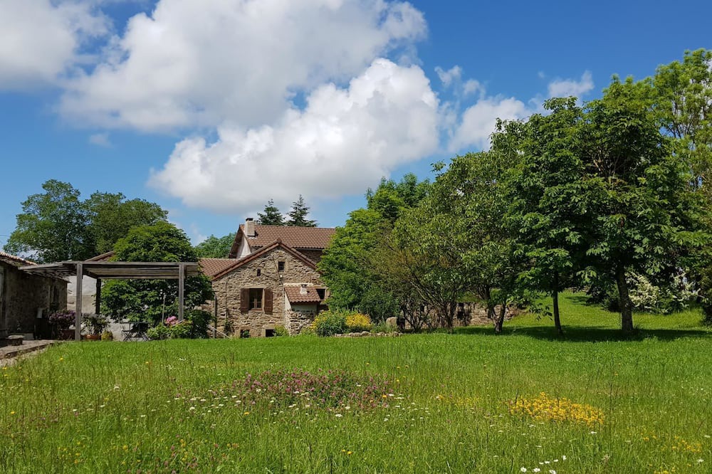 Photo of Outdoor in Martrin