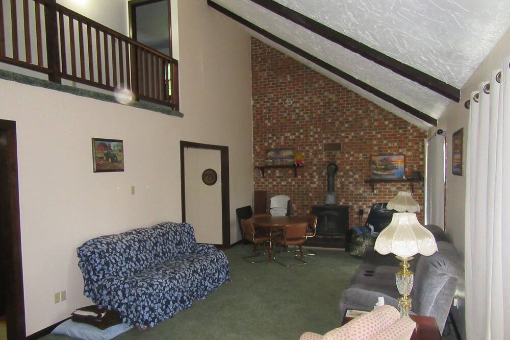 Photo of Livingroom in Spring Mills