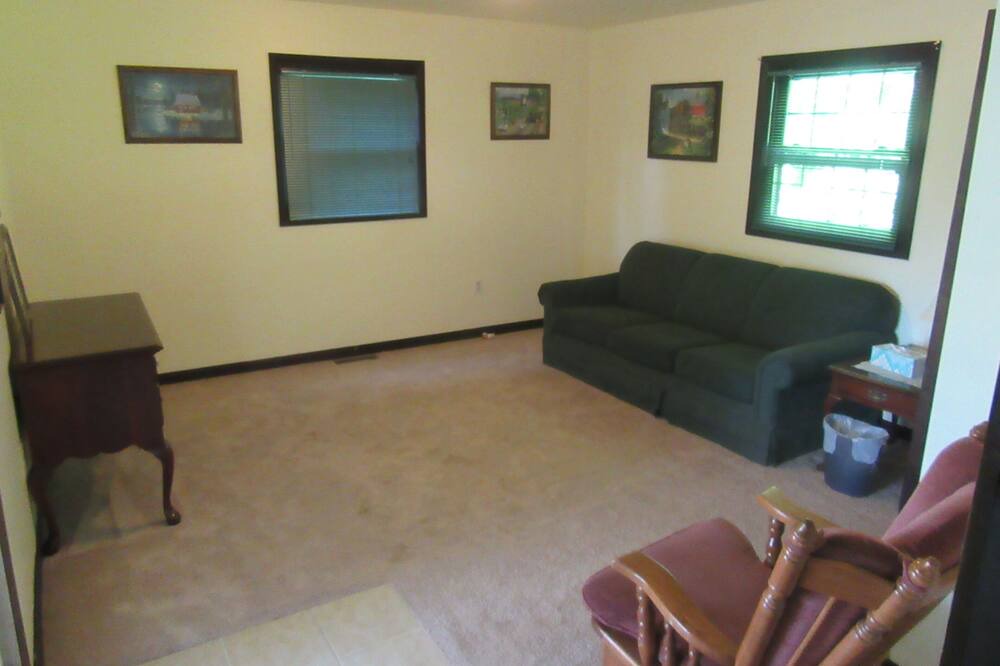 Photo of Livingroom in Spring Mills