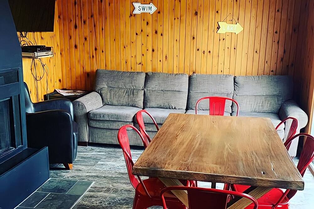 Photo of Livingroom in Otonabee-South Monaghan