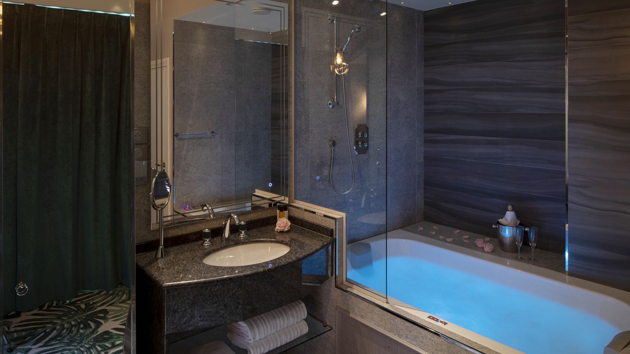 Photo of Bathroom in Batignolles
