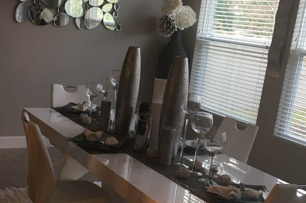 Photo of Kitchen in Wesley Chapel
