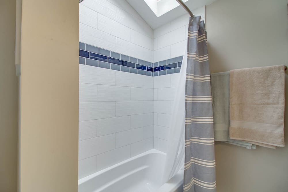 Photo of Bathroom in Chic's Beach