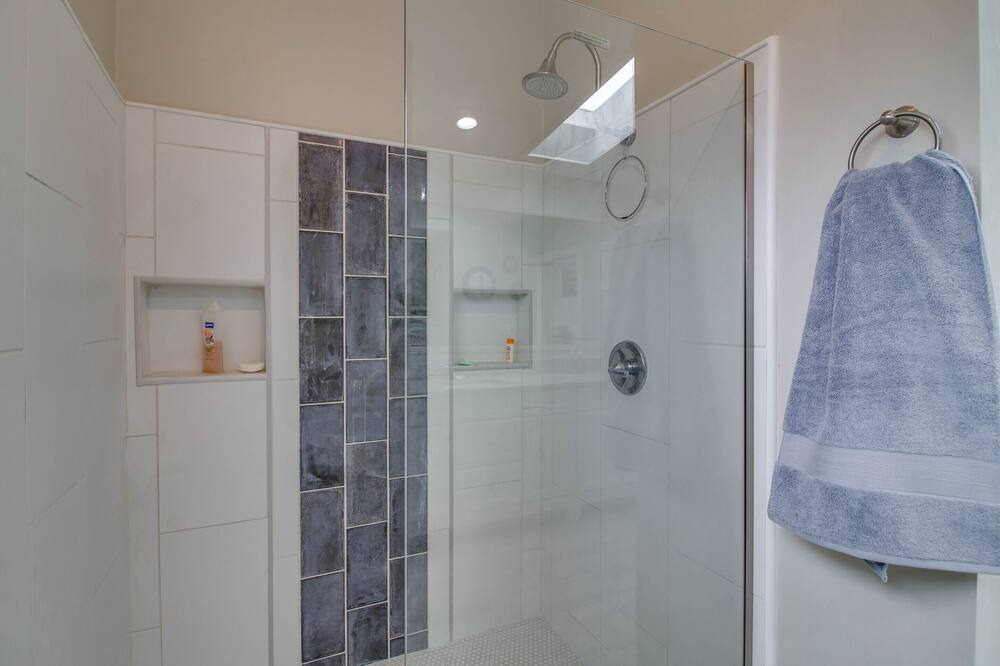 Photo of Bathroom in Chic's Beach
