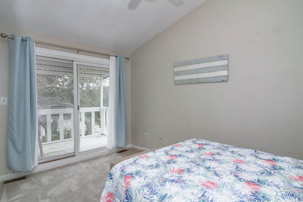 Photo of Bedroom in Chic's Beach