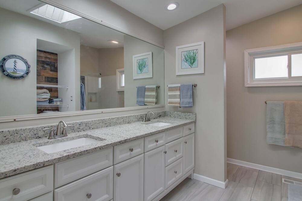 Photo of Bathroom in Chic's Beach