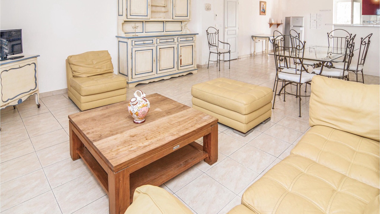 Photo of Others in Le Sambuc