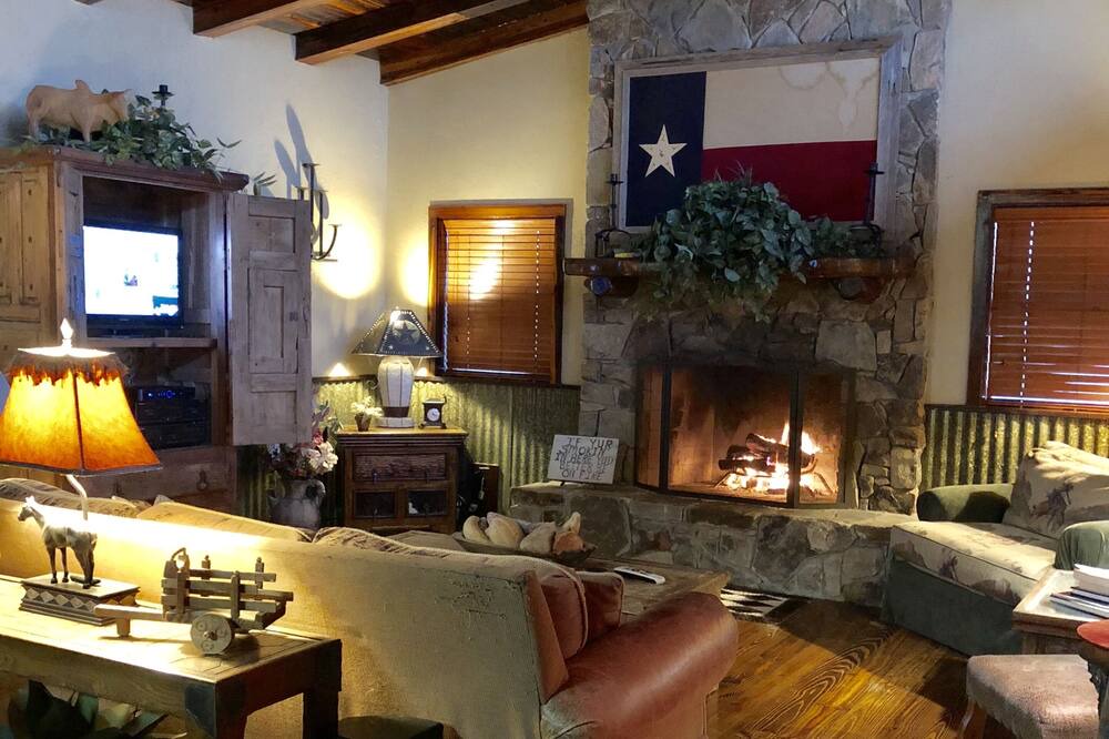 Photo of Livingroom in Weston