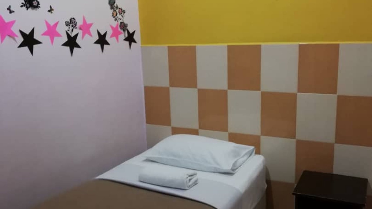 Photo of Bedroom in Tok Ebot