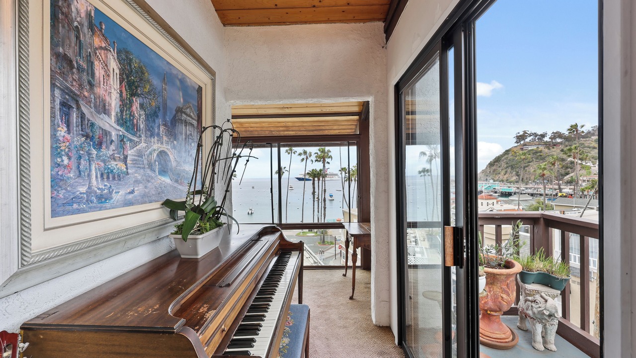 Photo of Patio Balcony in Avalon