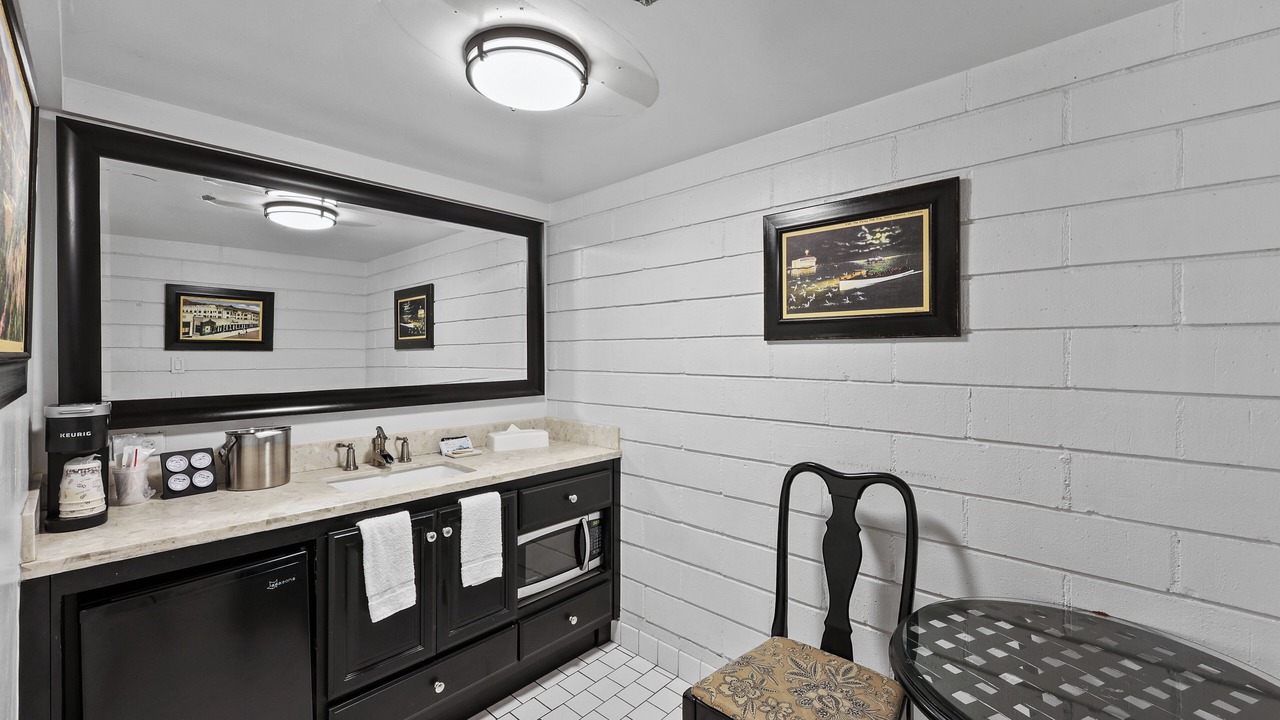 Photo of Bedroom in Avalon