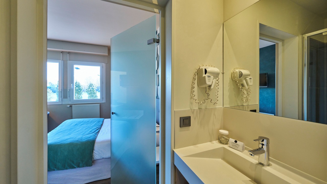 Photo of Bathroom in Saint-Berthevin