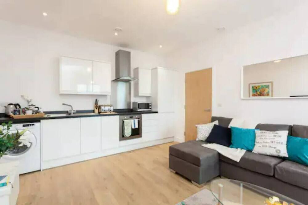 Photo of Livingroom in Redhill