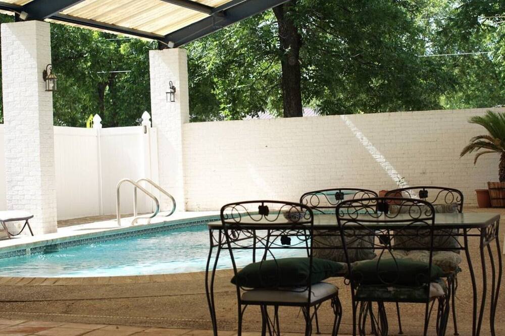 Photo of Patio Balcony in San Saba
