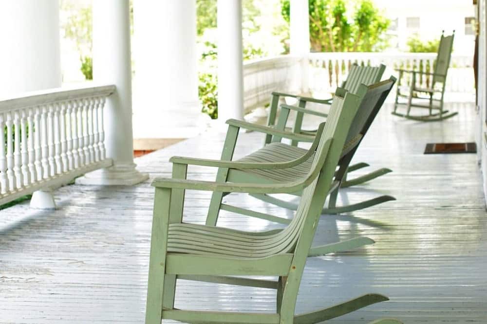 Photo of Patio Balcony in San Saba