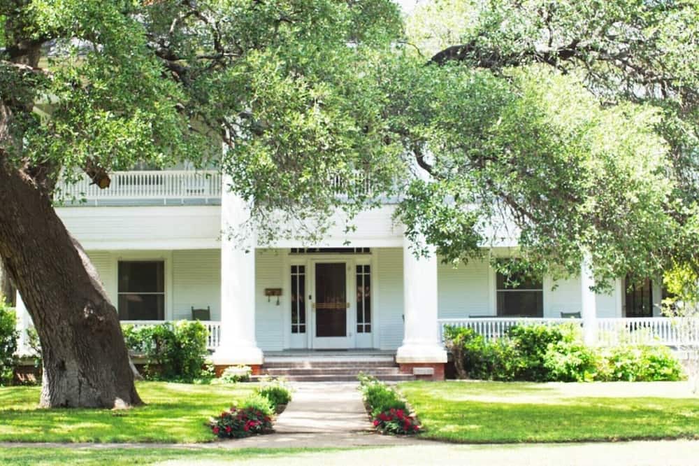 Photo of Outdoor in San Saba