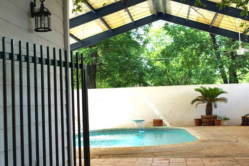 Photo of Outdoor in San Saba