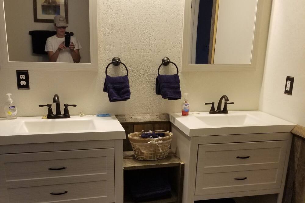 Photo of Bathroom in Hernando