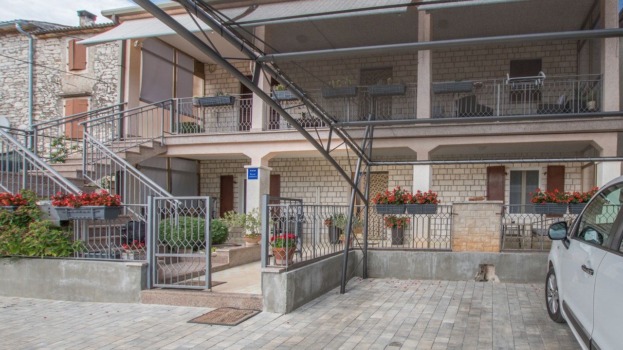 Photo of Outdoor in Murine