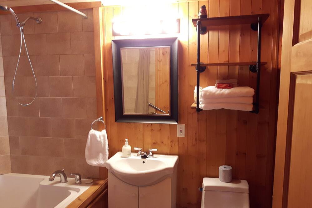 Photo of Bathroom in Sainte-Lucie-des-Laurentides