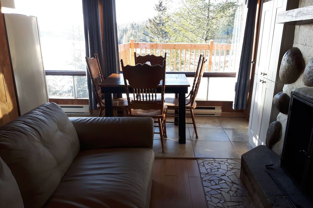Photo of Livingroom in Sainte-Lucie-des-Laurentides
