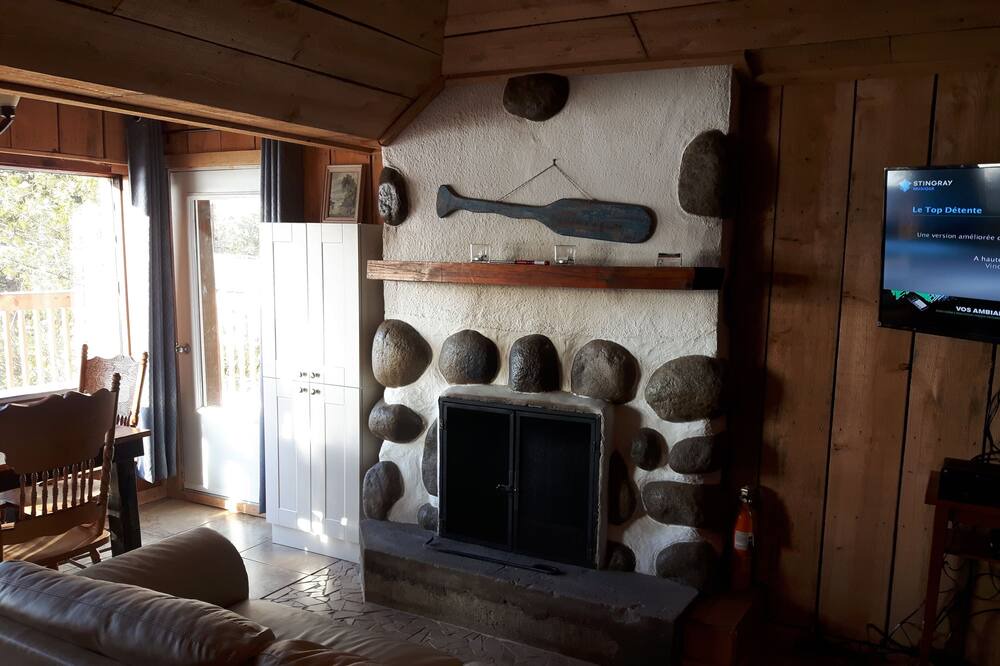 Photo of Livingroom in Sainte-Lucie-des-Laurentides