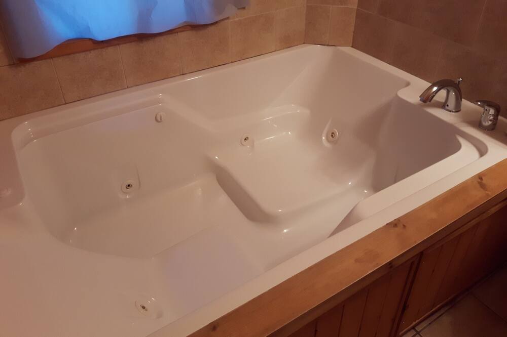 Photo of Bathroom in Sainte-Lucie-des-Laurentides