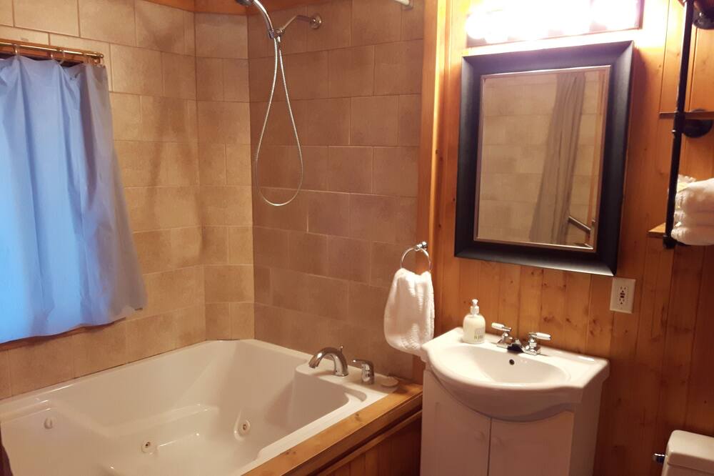 Photo of Bathroom in Sainte-Lucie-des-Laurentides