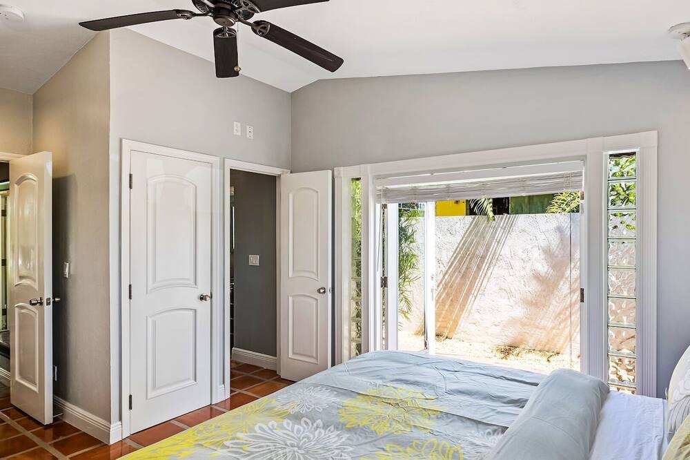 Photo of Bedroom in Midtown