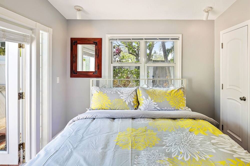 Photo of Bedroom in Midtown