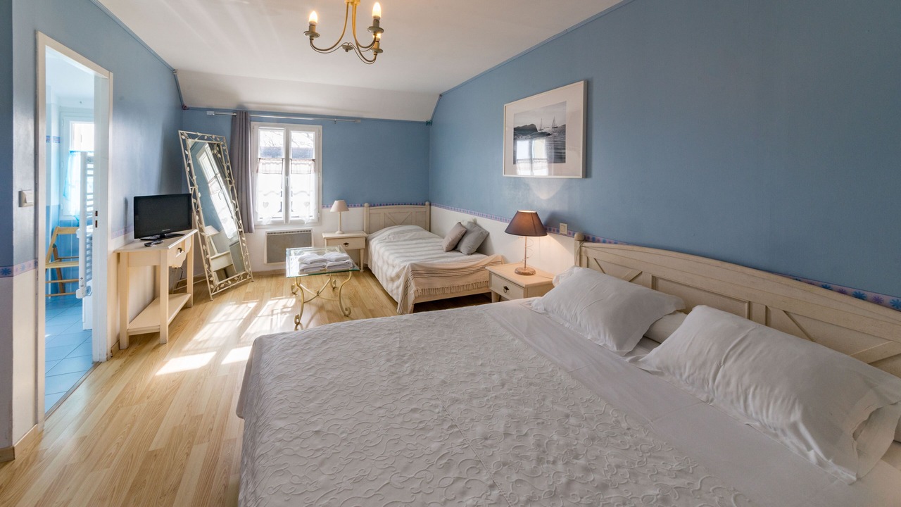 Photo of Bedroom in Saint-Pabu