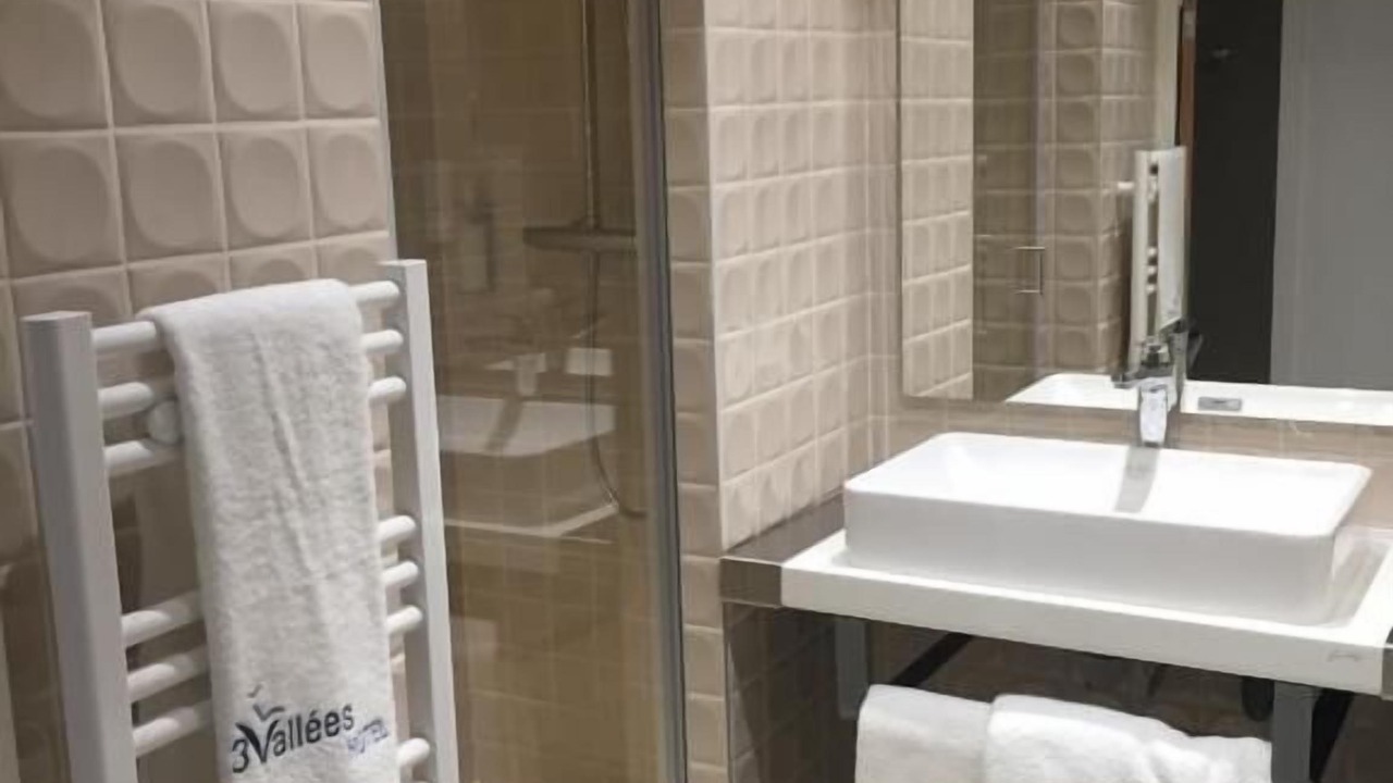 Photo of Bathroom in Saran