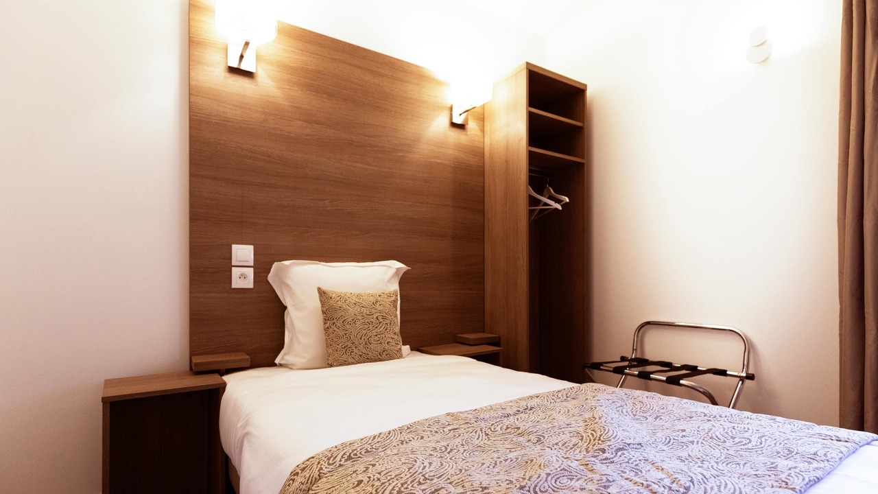 Photo of Bedroom in Suresnes