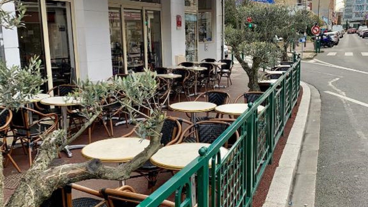 Photo of Others in Suresnes