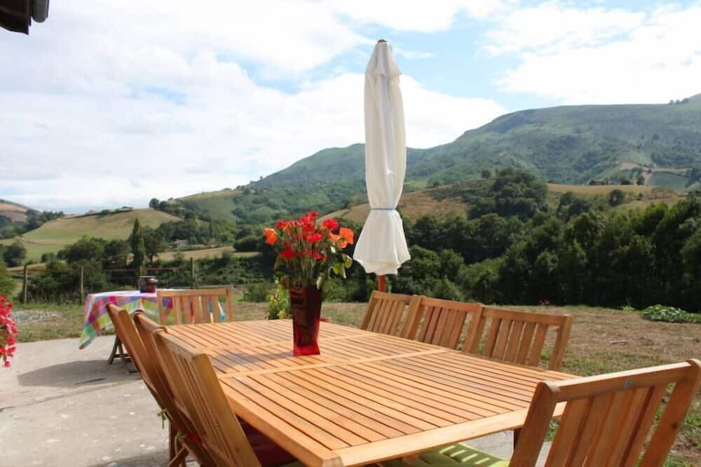 Photo of Patio Balcony in Itxassou