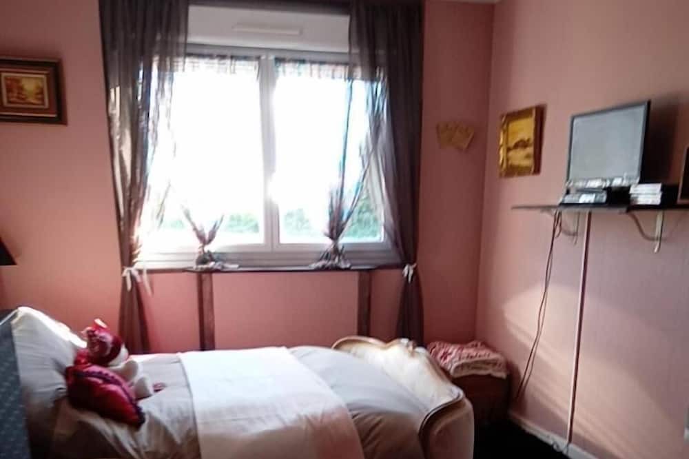 Photo of Bedroom in Corlay